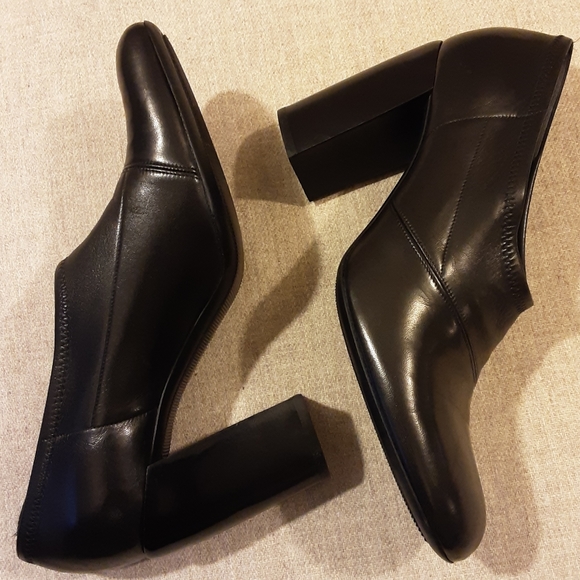 Donna Karan Leather Heel Pumps size 8 - Picture 6 of 16